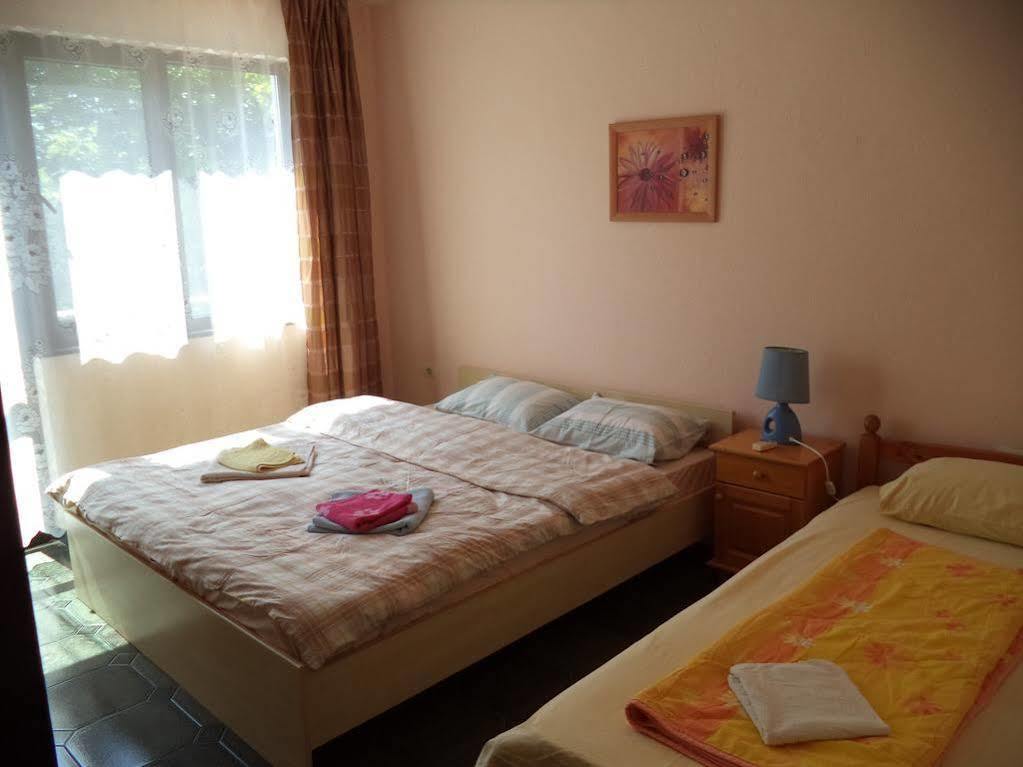 Guest House Fanny ซิเนโมเร็ท ภายนอก รูปภาพ